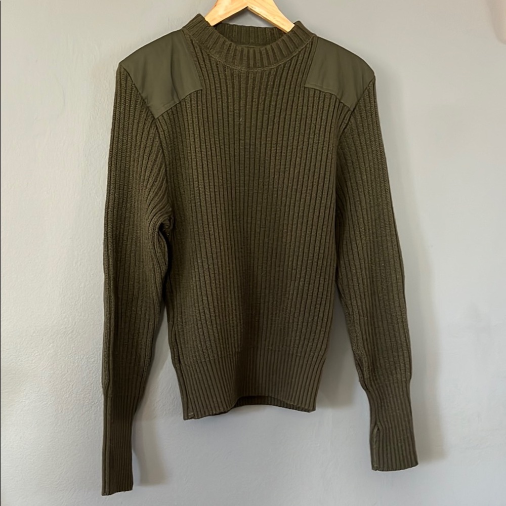 Green Crewneck Sweater with Ribbed Knit and Shoulder Patches